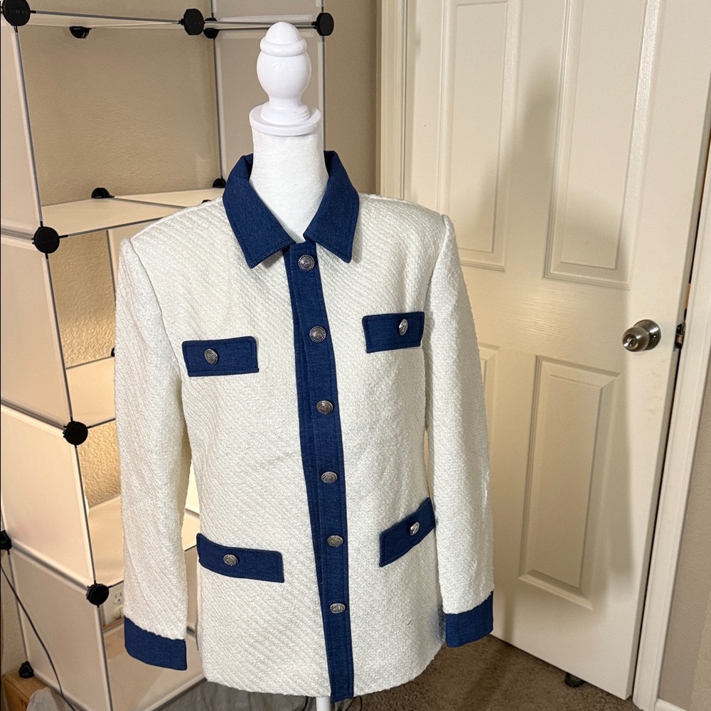 Sunday White and Navy Women's Blazer